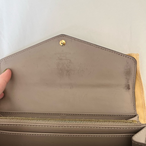 Louis Vuitton Sarah Wallet - Picture 7 of 12